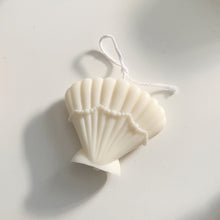 Load image into Gallery viewer, pearl seashell candle
